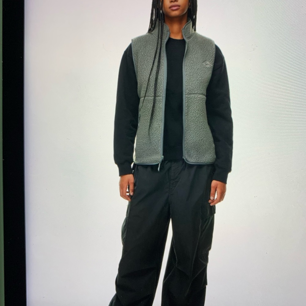 Aritzia Tna Bigfoot Polar Everest Vest